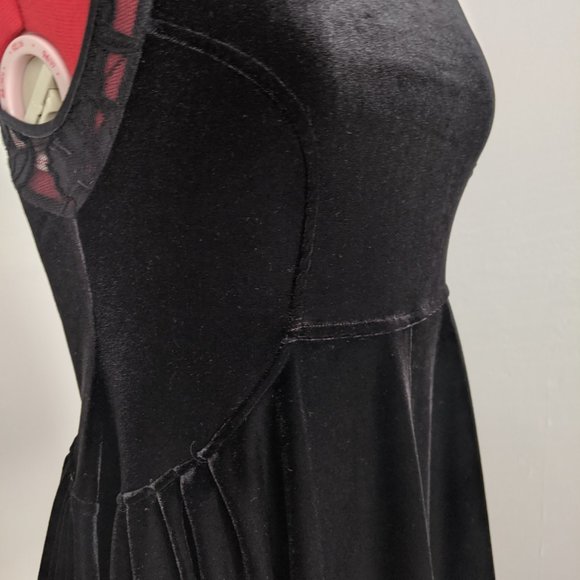Velvet and Lace Black Nightshade Mini Dress SP - Picture 13 of 16